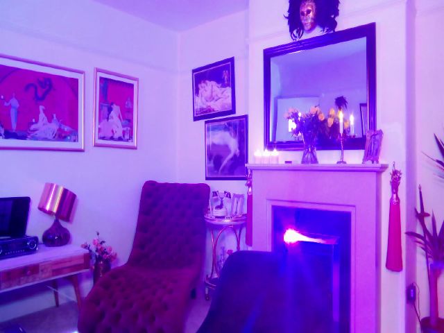 Live sex webcam photo for AgentTease #254657174