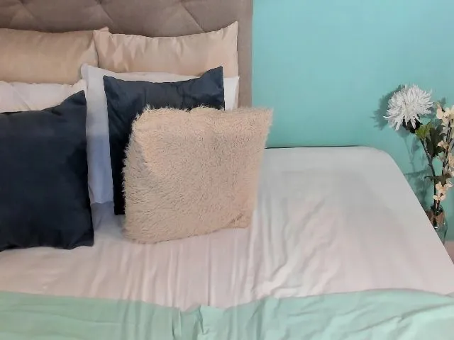 Live sex webcam photo for circenmilen #255808718