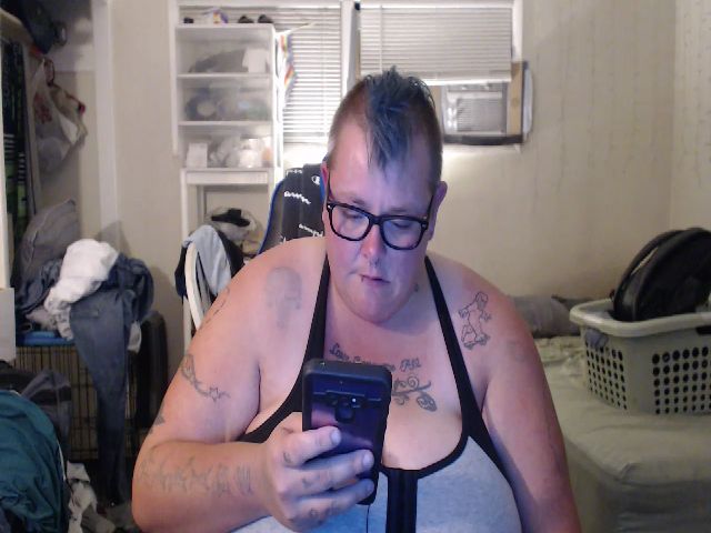 Live sex webcam photo for PunkChick420 #263540988