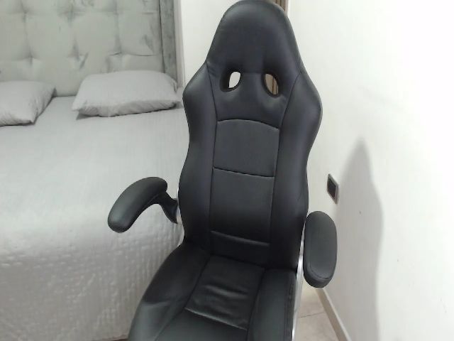 Live sex webcam photo for Noha_24_ #254485913