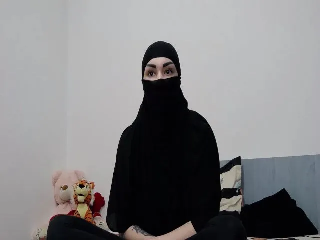 Live sex webcam photo for ElyshaArabian #261063913