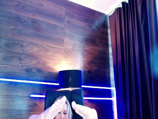 Live sex webcam photo for Arishaaa #260547621