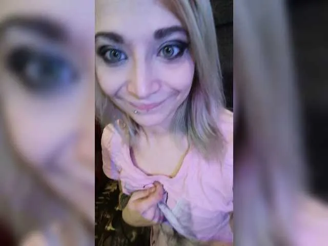 Live sex webcam photo for NickyYoung #242372670
