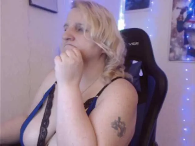 Live sex webcam photo for DrachenLady39 #241270906