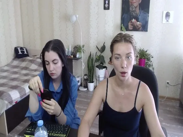 Live sex webcam photo for Emi_lywild #254794698