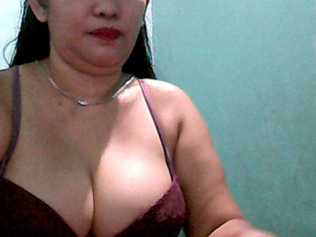 Live sex webcam photo for wildmom4u #241156245