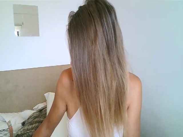 Live sex webcam photo for CallMeMaria #258583758