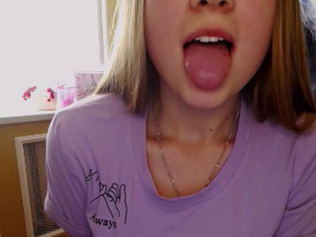 Live sex webcam photo for EmiStern #265430291