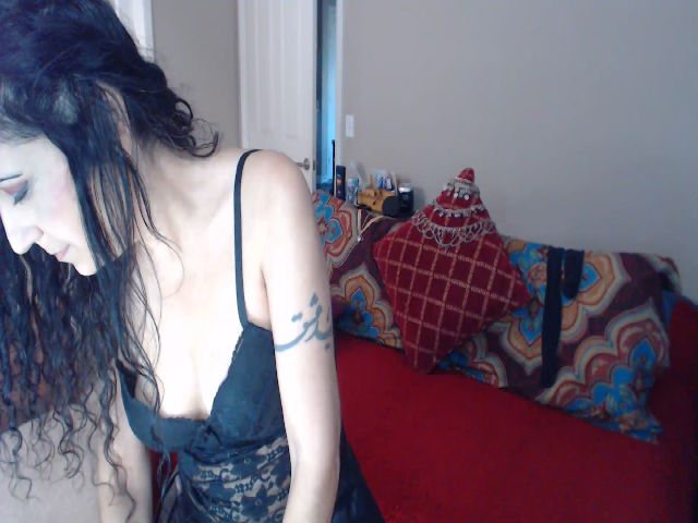 Live sex webcam photo for Raven_Lea #261072628