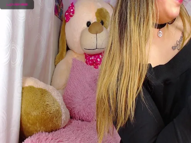 Live sex webcam photo for Sharfresita #259047838