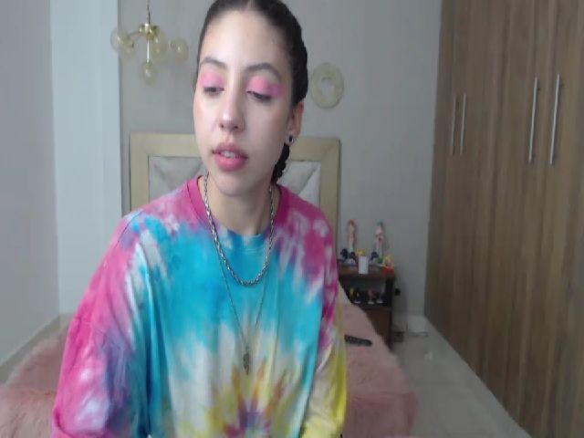 Live sex webcam photo for Emily_evans18 #252319757