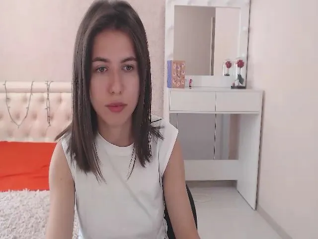 Live sex webcam photo for YourrAngell #259845423