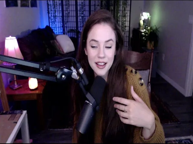 Live sex webcam photo for Sophelia #252721709