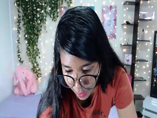 Live sex webcam photo for JOLIE_ABALO #257081561