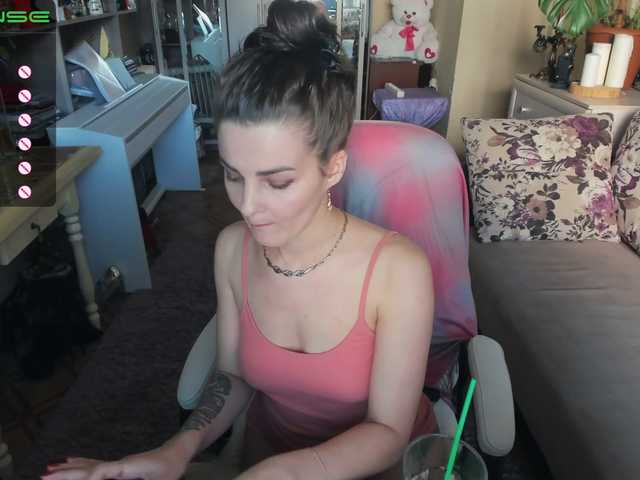 Live sex webcam photo for -Queen-Maria- #245121690