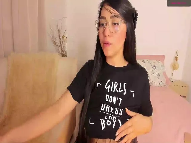 Live sex webcam photo for Helena_Hills #255522926