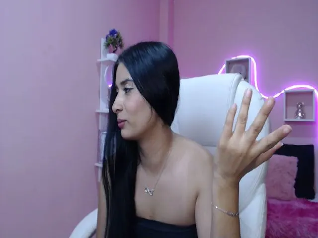 Live sex webcam photo for Hanna_milano #253216209