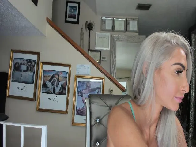 Live sex webcam photo for ADRIANA_FOX #262310497