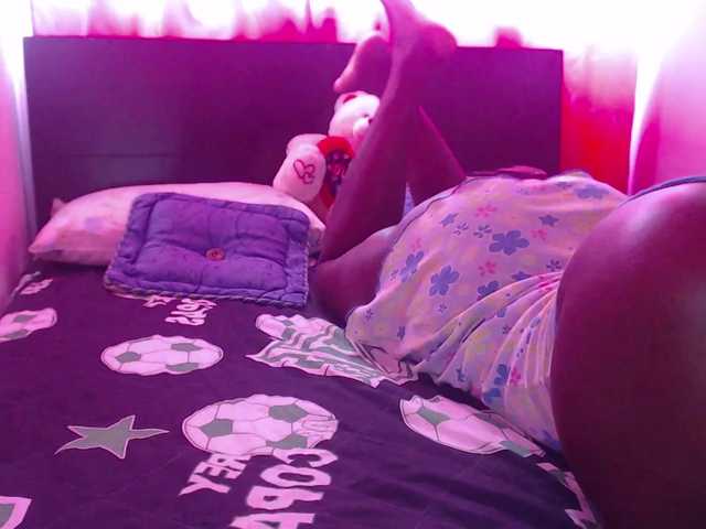 Live sex webcam photo for Daizy-cooper #247595635