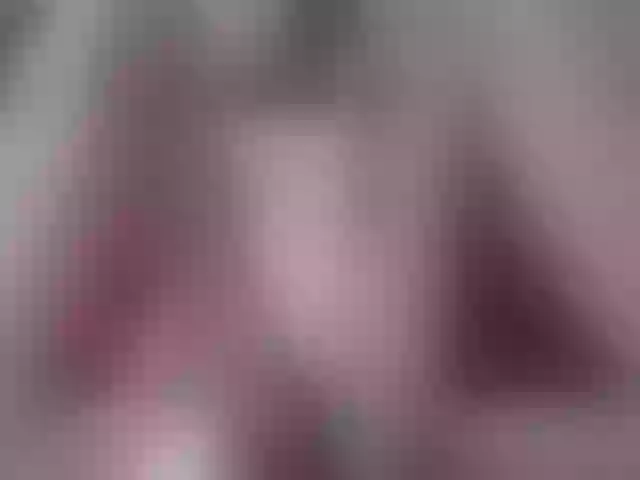 Live sex webcam photo for KianaAnna7 #253946867