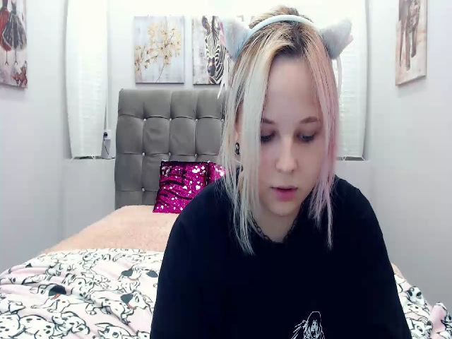 Live sex webcam photo for Helokit #256232701