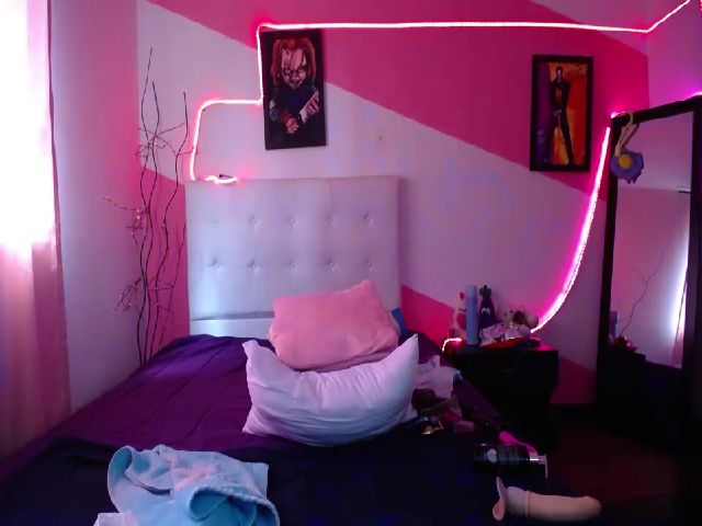 Live sex webcam photo for Kloe_wicked #254804128