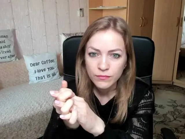 Live sex webcam photo for CherishSia #241401812