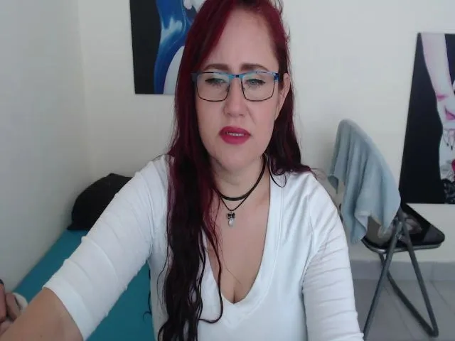 Live sex webcam photo for BeautyEyesXXX #260775520