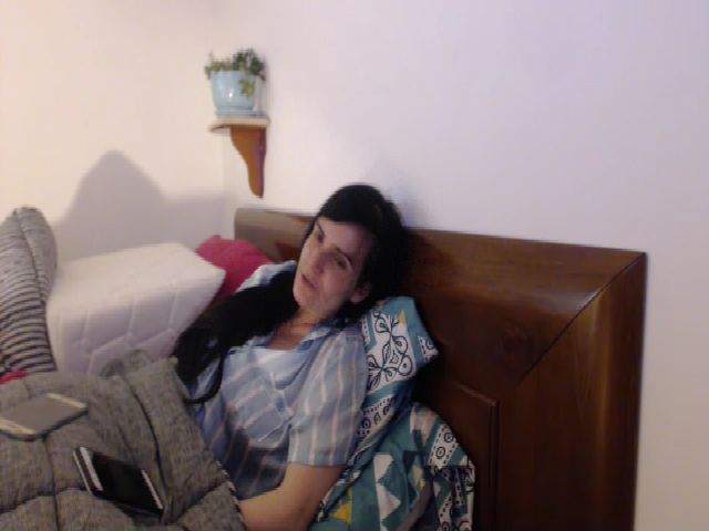 Live sex webcam photo for isabellazee2 #256118965