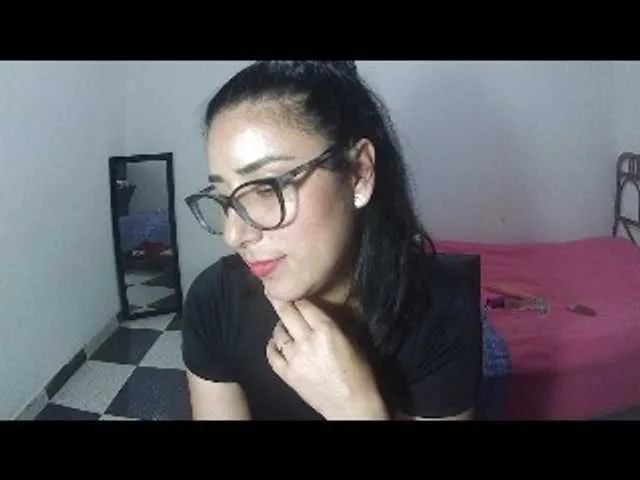 Live sex webcam photo for Alma25- #256104288