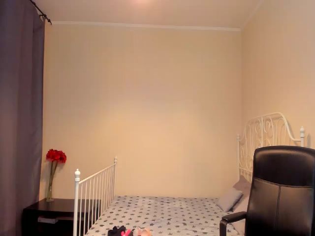 Live sex webcam photo for O1iv1a #254247121