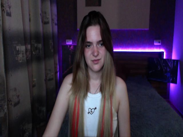 Live sex webcam photo for Ella_Hudson #265084011