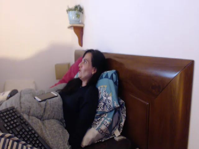 Live sex webcam photo for isabellazee2 #257262320