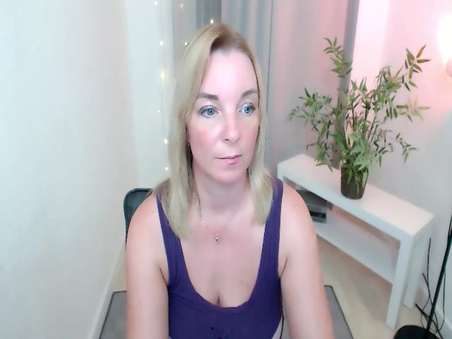 Live sex webcam photo for ReganLovely #261660016