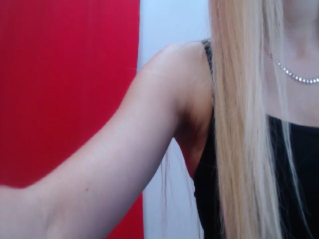 Live sex webcam photo for NikkiTess #263661008