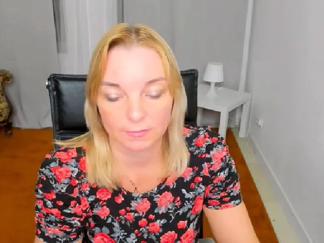 Live sex webcam photo for ReganLovely #265439934