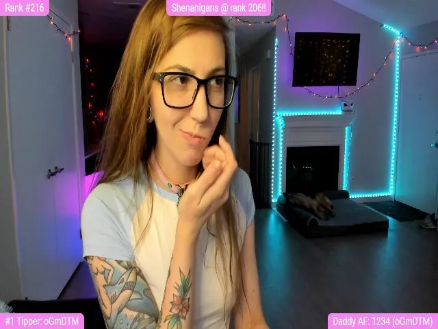 Live sex webcam photo for TheSharkQueen #260390466