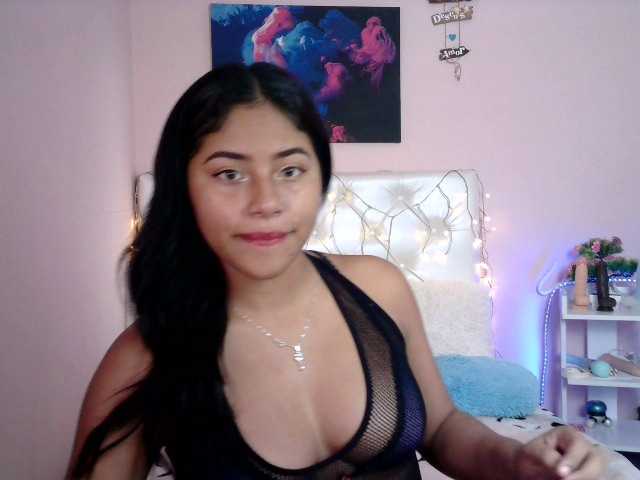 Live sex webcam photo for kim-rose69 #241324838