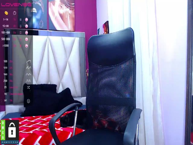 Live sex webcam photo for Tiana_James1 #263613232