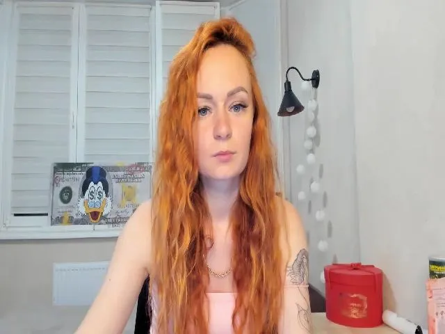 Live sex webcam photo for SimonettaV #256421536