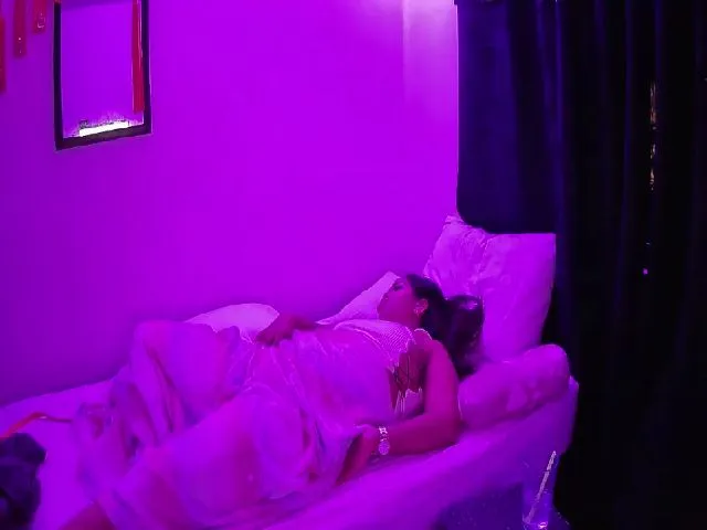 Live sex webcam photo for Brandyebony #253017587