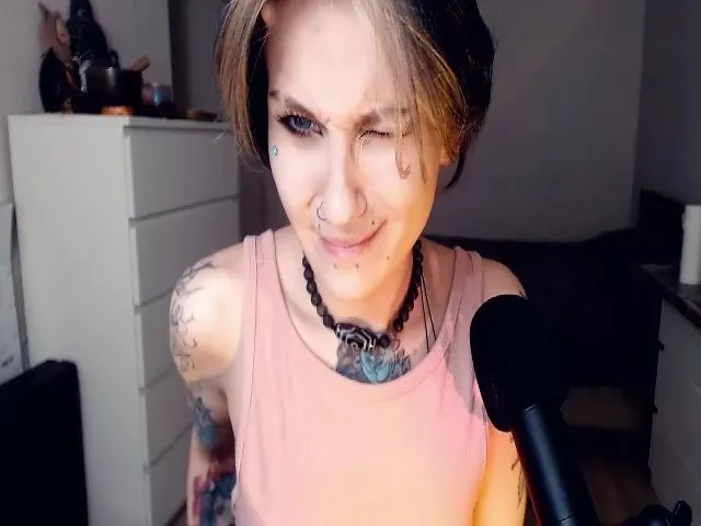Live sex webcam photo for Hella_Hell #264249341