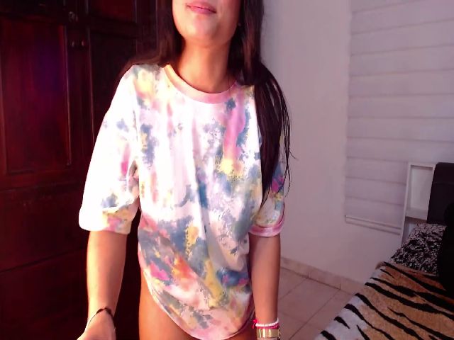 Live sex webcam photo for Evelyn_Evelyn #254826047