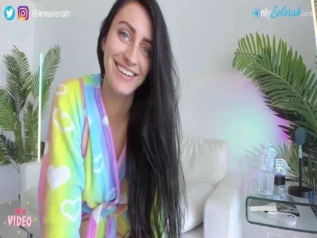 Live sex webcam photo for Selerah #260890198