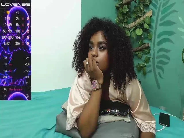 Live sex webcam photo for violet_cortes #259859496