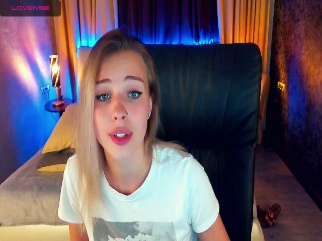 Live sex webcam photo for MariaCharming #262636552