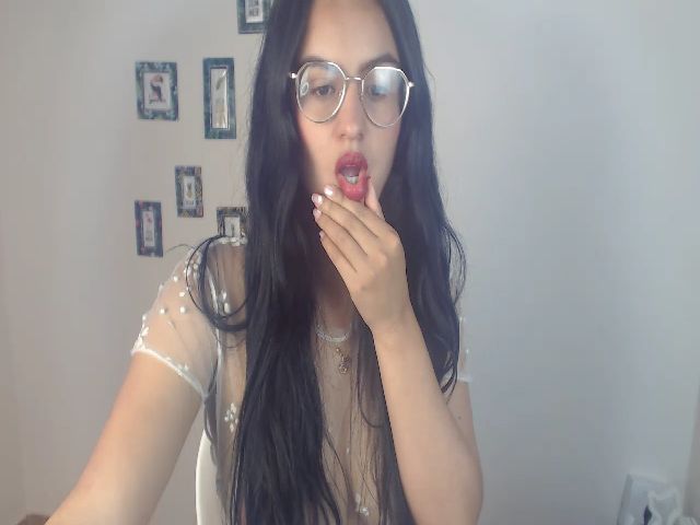 Live sex webcam photo for Selenaburning #254684135