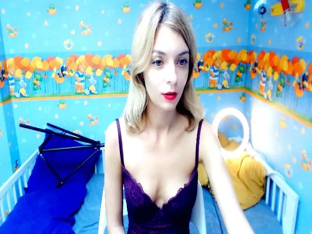 Live sex webcam photo for ELLIEFLOYD #252729391