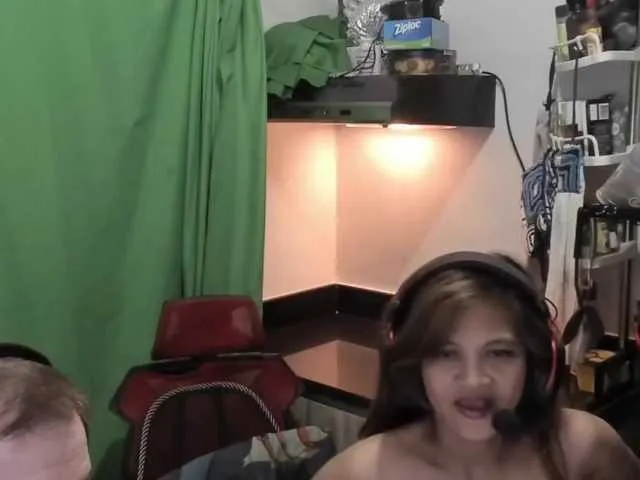 Live sex webcam photo for SexyGamingCpl #264871955