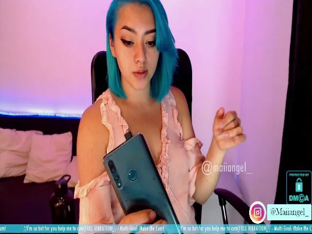 Live sex webcam photo for MaiiAngel #260181874
